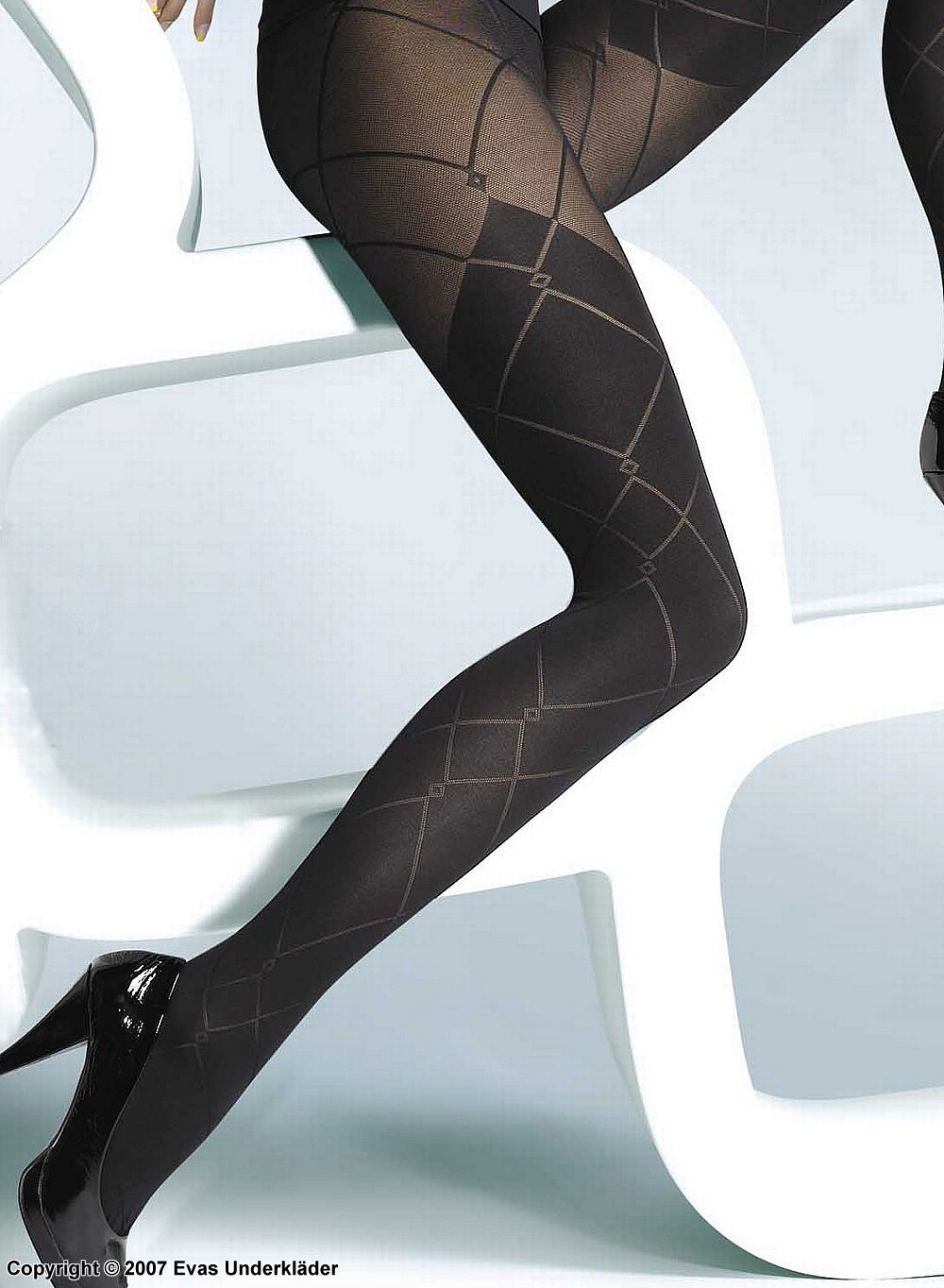 Tights with lines and boxes